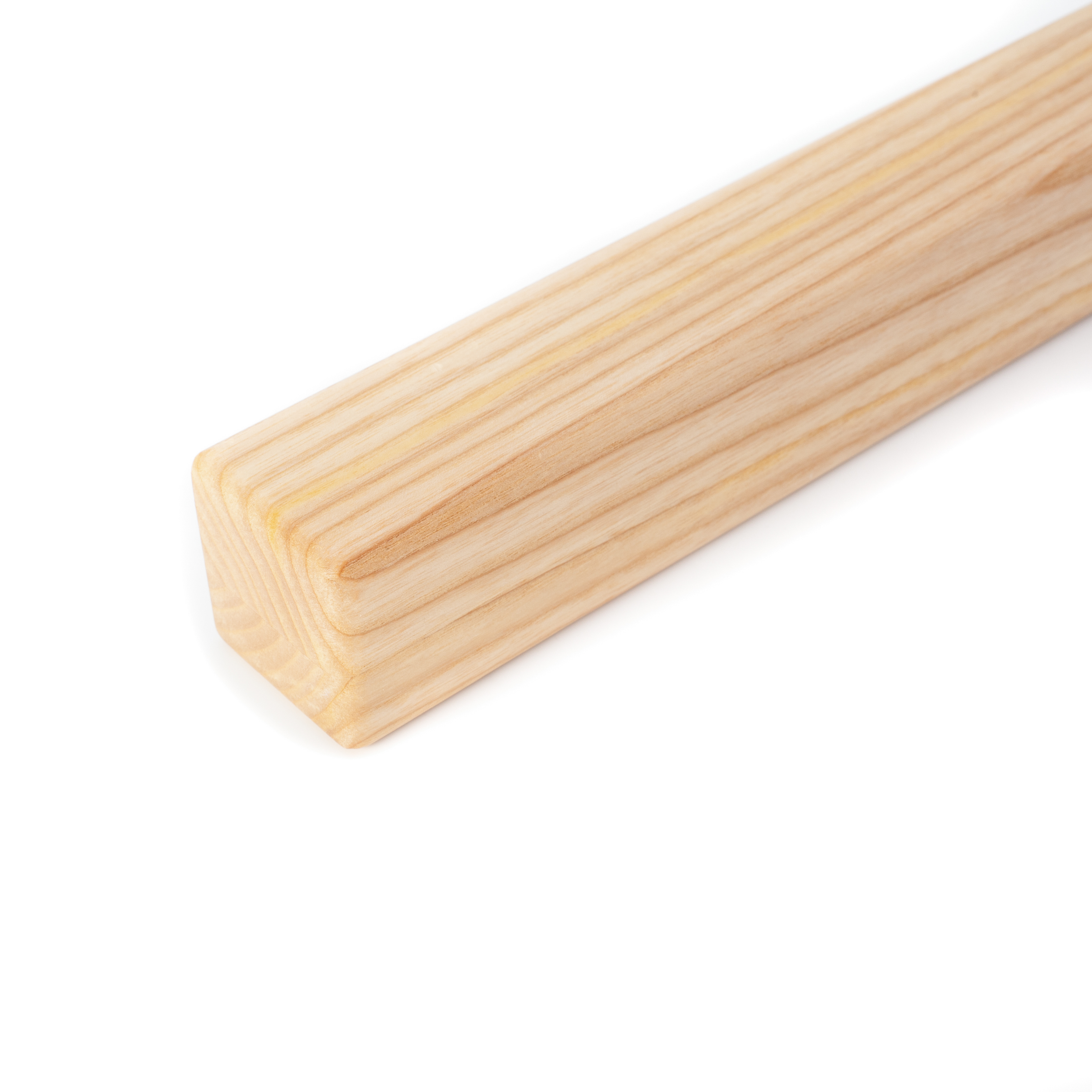 Vierkante leuning van essenhout, close-up van het leuningeinde met radius en afgeronde randen, naturel essen voor wit