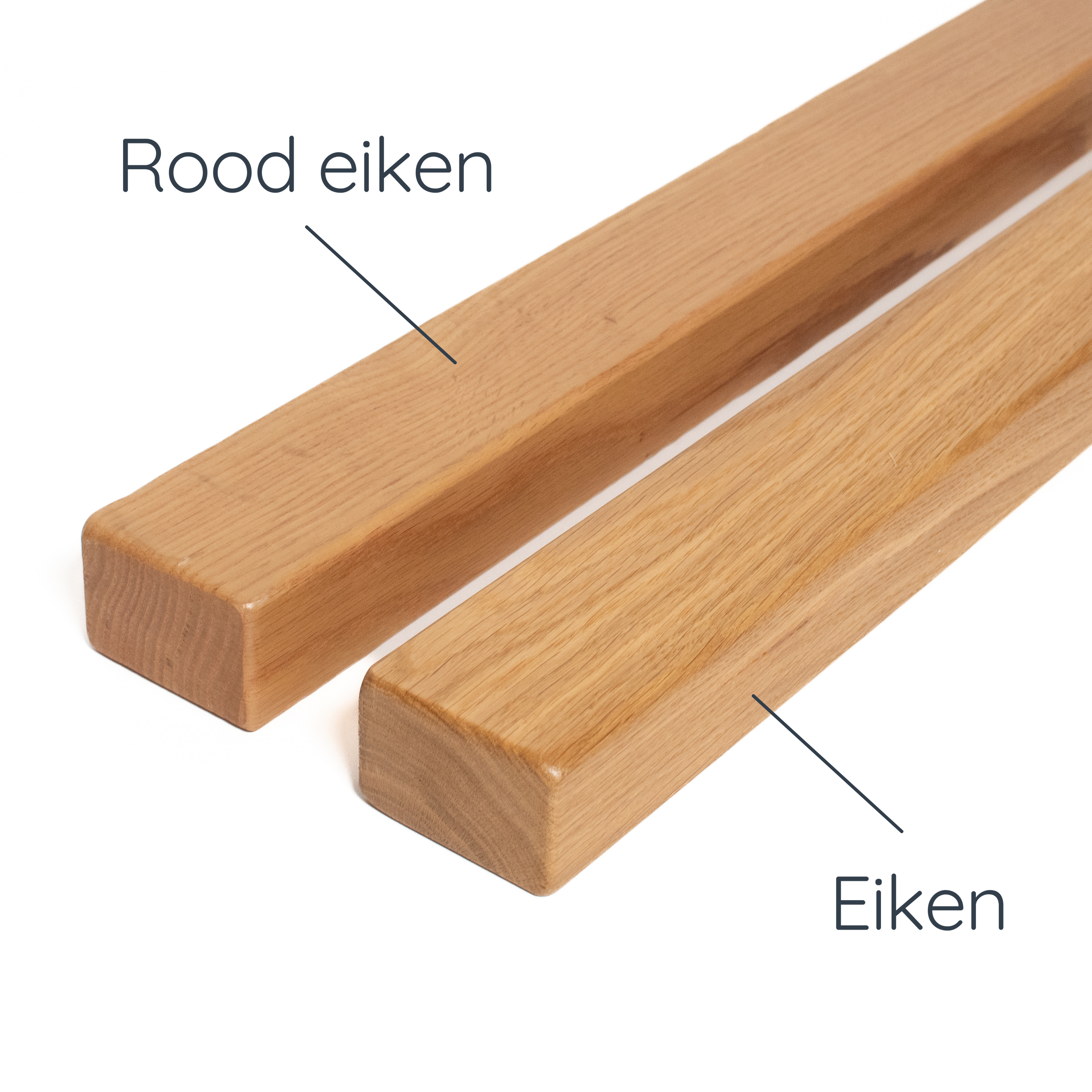 Rechthoekige leuningen van rood eiken en eiken naast elkaar ter vergelijking van kleur en houtnerf