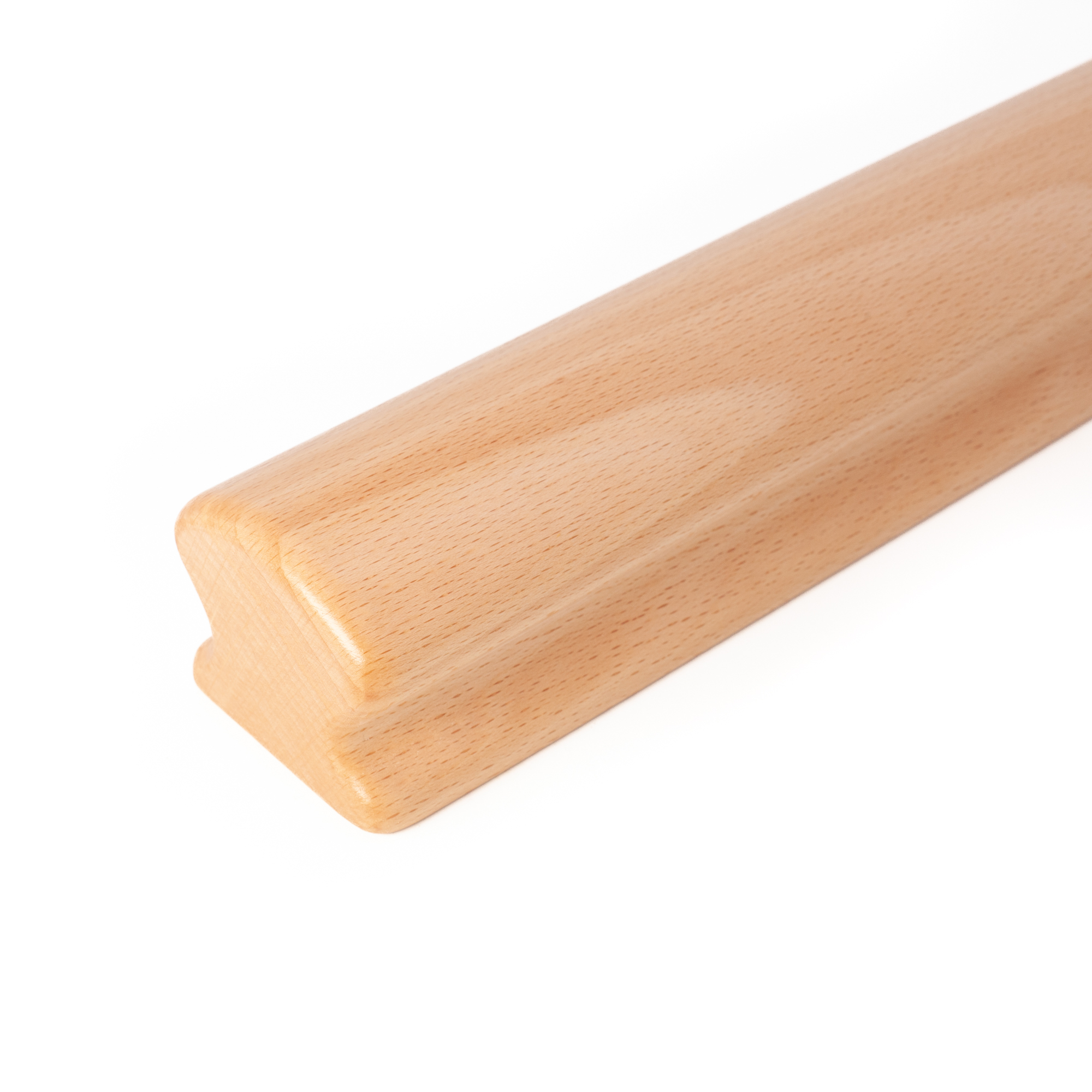 Omega-leuning van beukenhout, naturel, einde met radius afgerond, close-up van het profiel met greepuitsparing