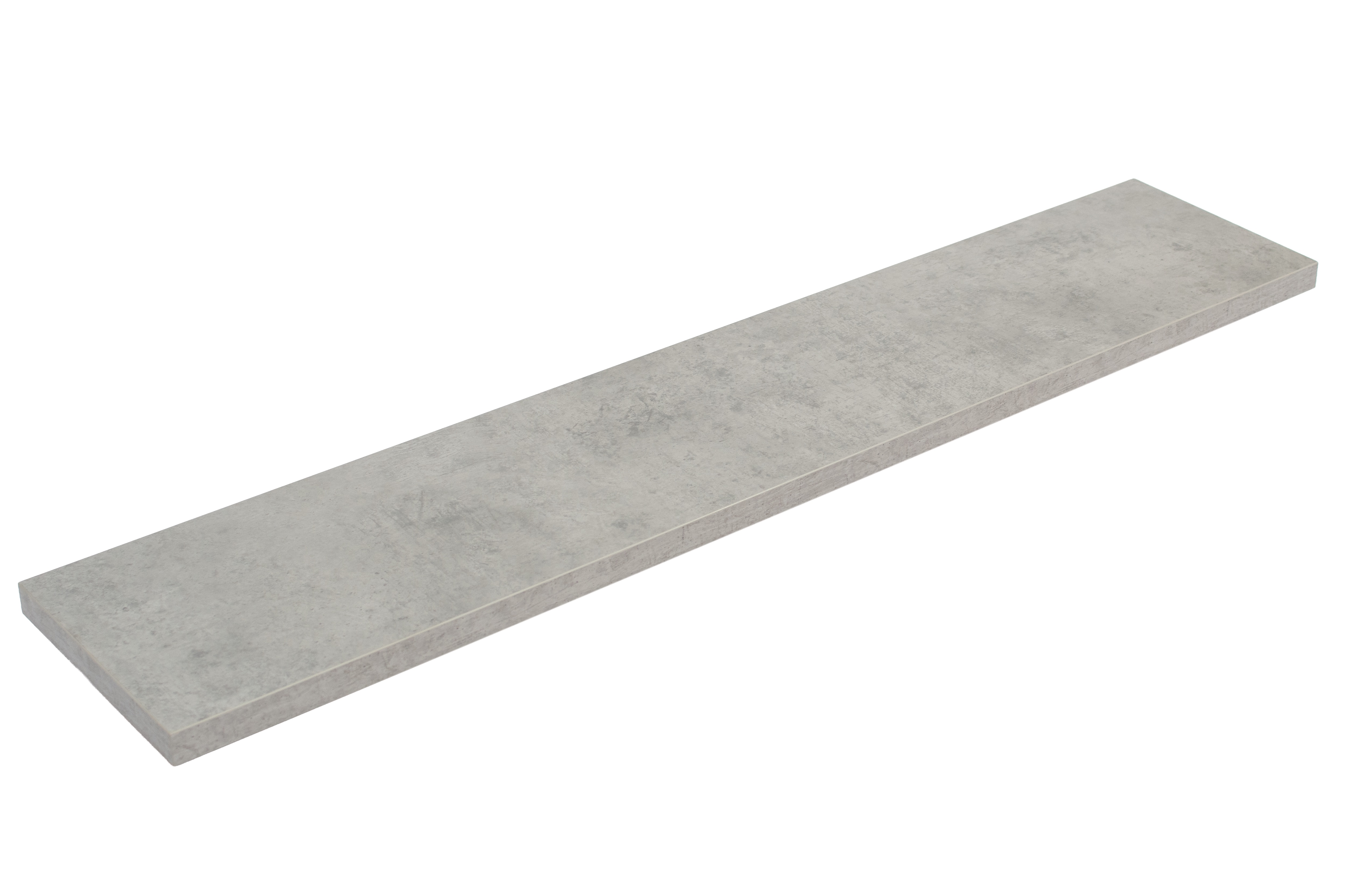 Melamine vensterbank met steenlook (beton), vrijstaand in schuin aanzicht op witte achtergrond
