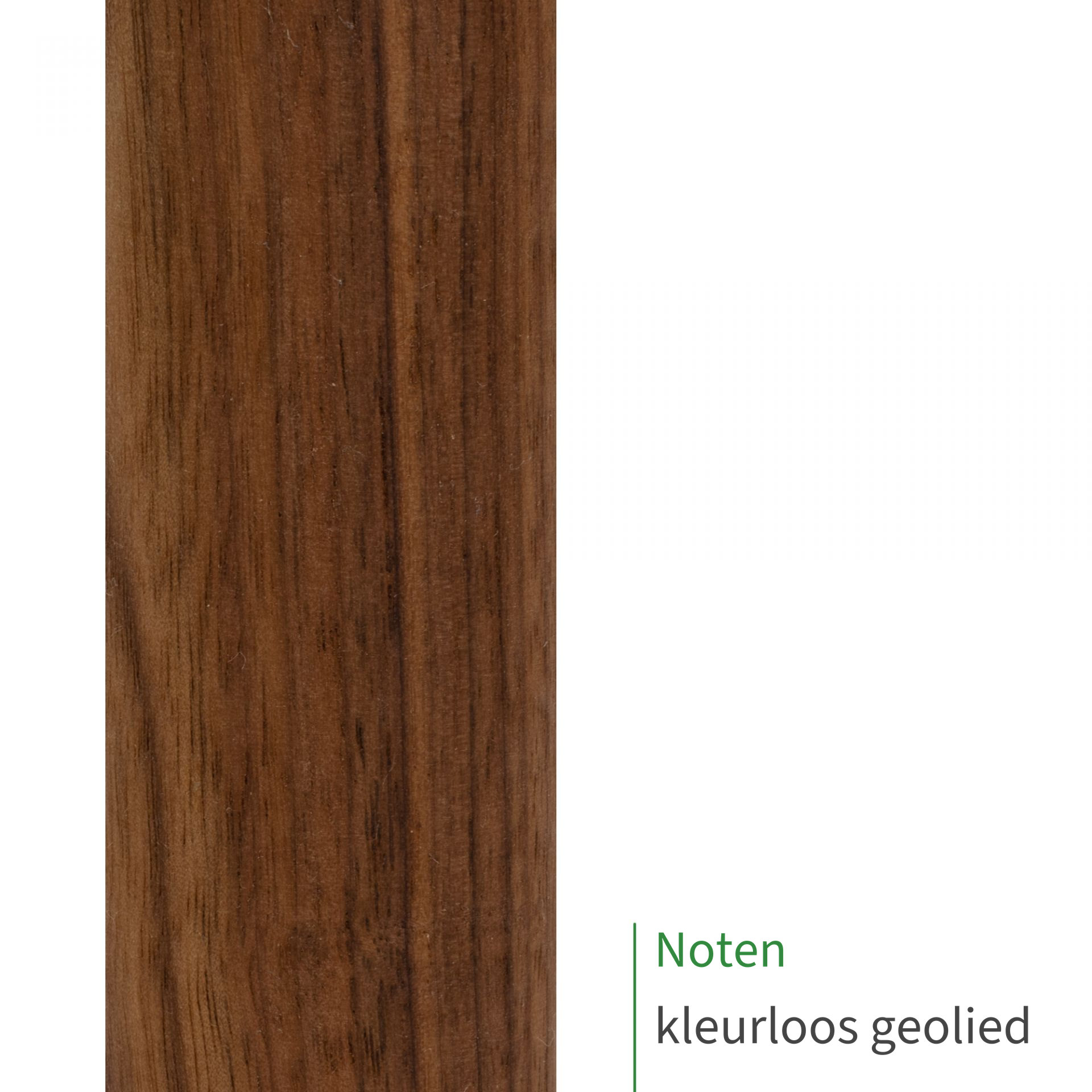 Noten, kleurloos geolied: close-up van het oppervlak van een houten leuning met zichtbare houtnerf als kleurstaal
