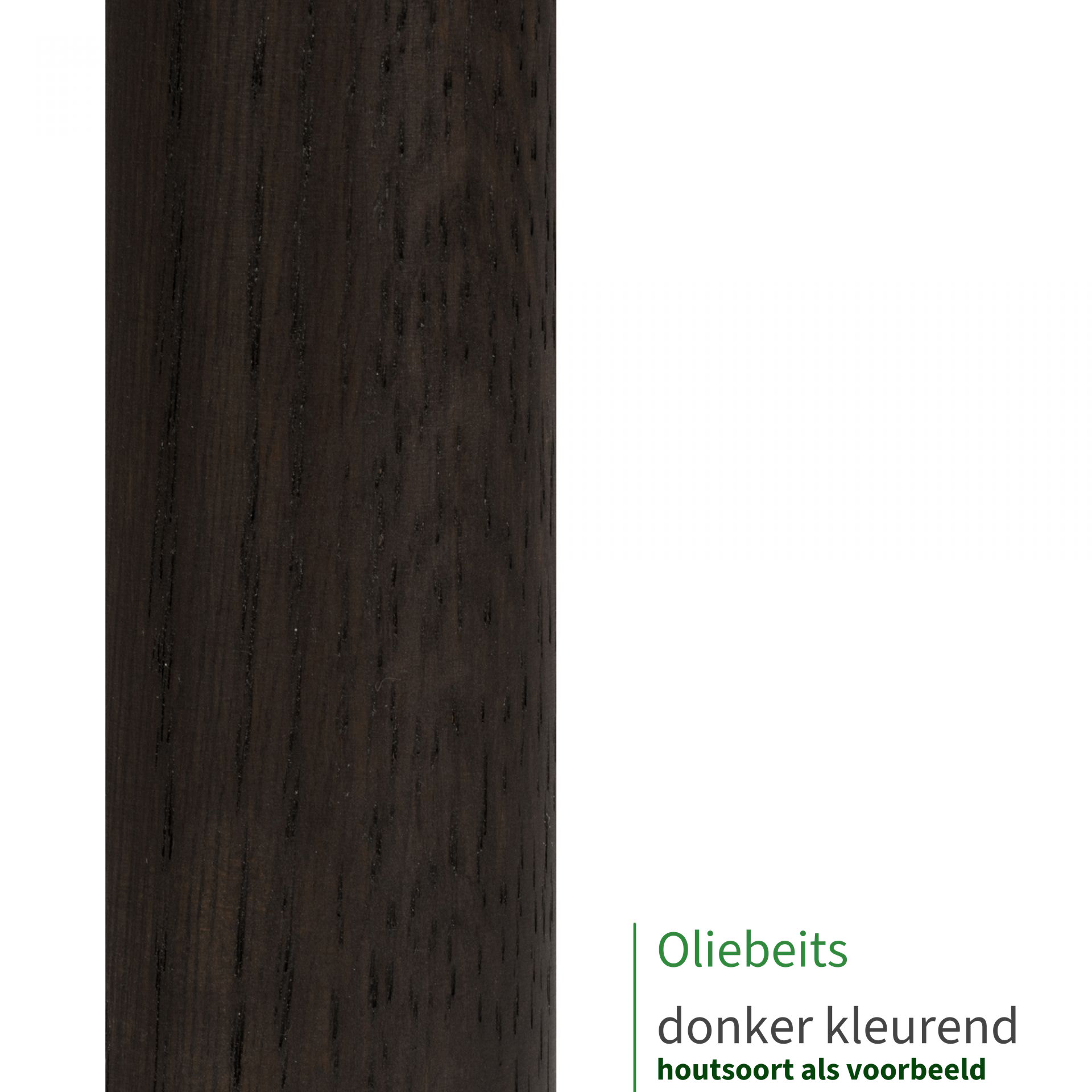 Oliebeits donker kleurend op een houten leuning als kleurstaal; houtsoort dient alleen als voorbeeld
