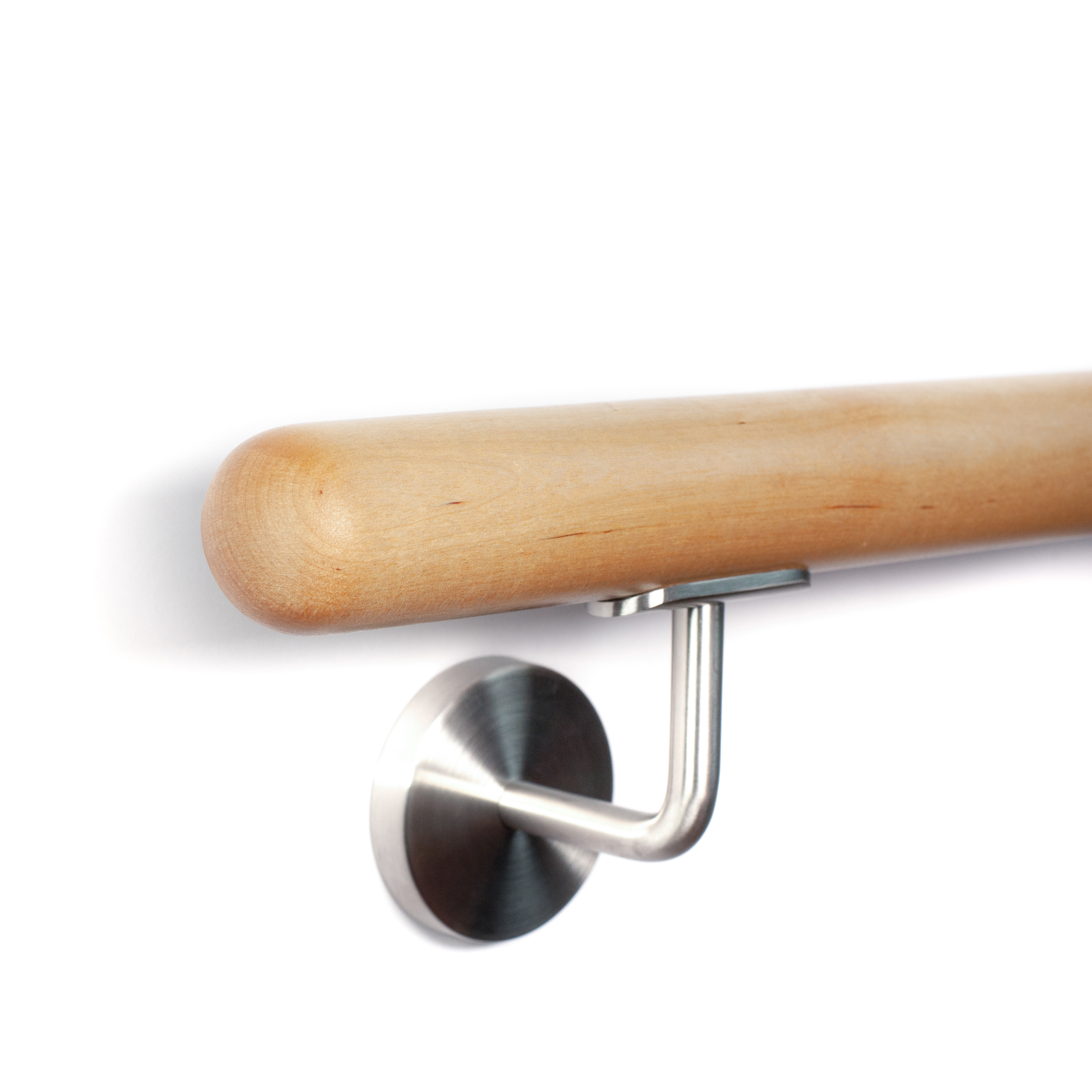 Ronde leuning van esdoornhout, naturel, einde als halve bol, roestvrijstalen leuninghouder, wandmontage, close-up
