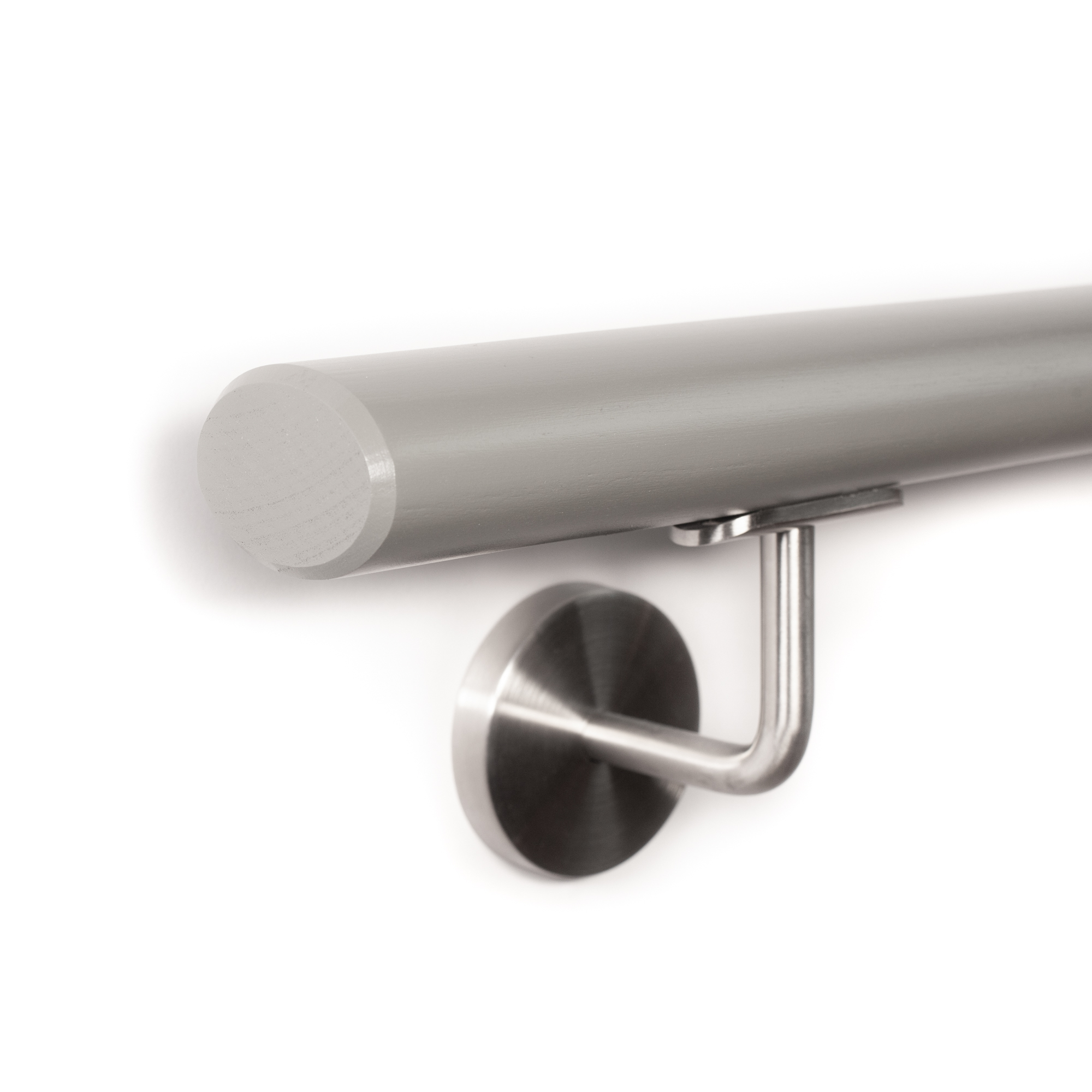 Ovale leuning van beukenhout, grijs gelakt, einde met afschuining 3 mm, roestvrijstalen leuninghouder, wandmontage, close-up
